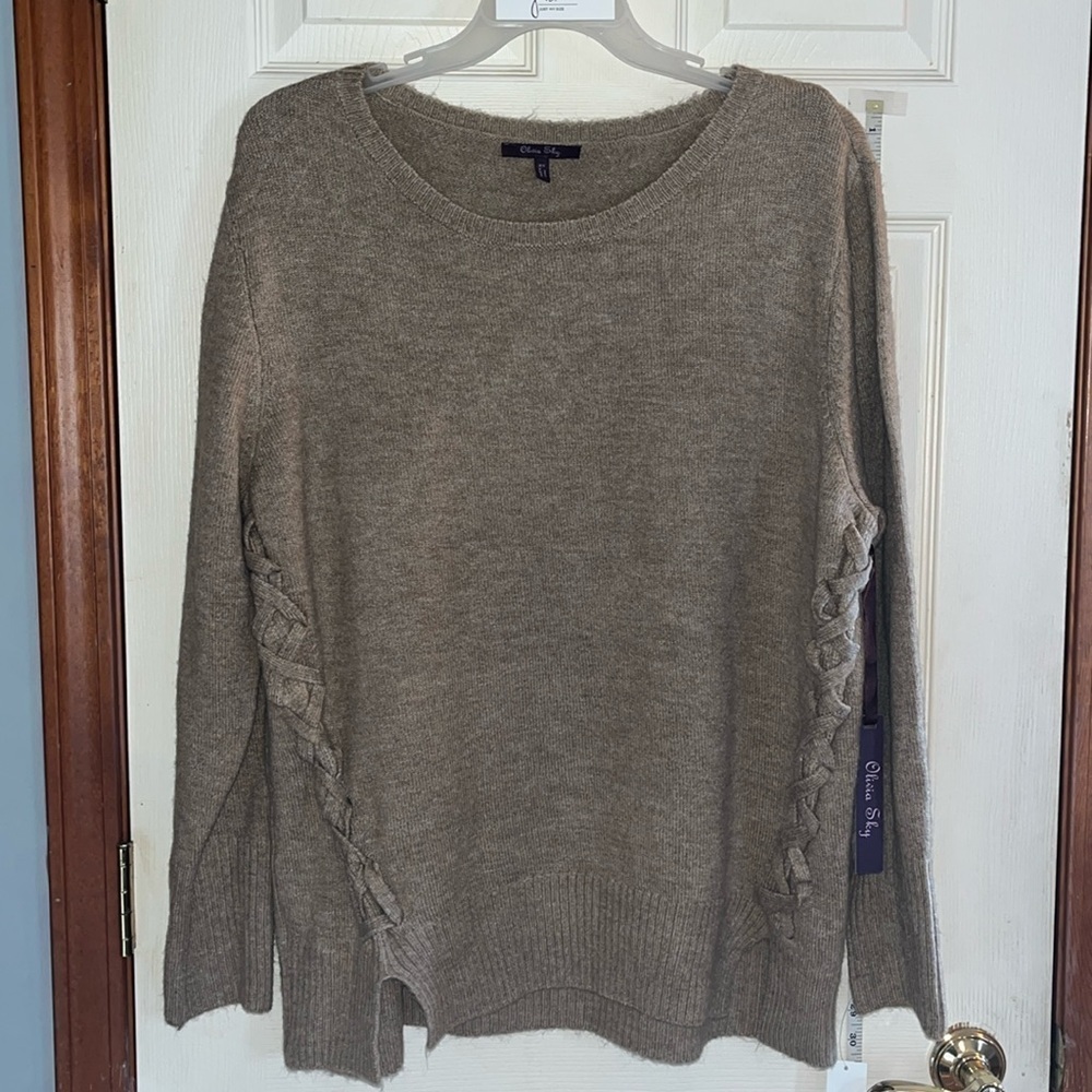NWT-Olivia sky-2X-Tan-long sleeve, ribbed& braided sides, scoop neck, sweater.